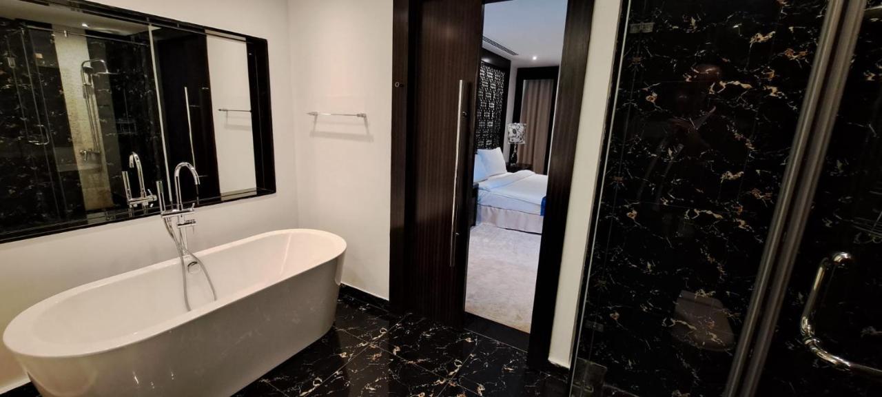 Skyline Apartments Manama Ngoại thất bức ảnh